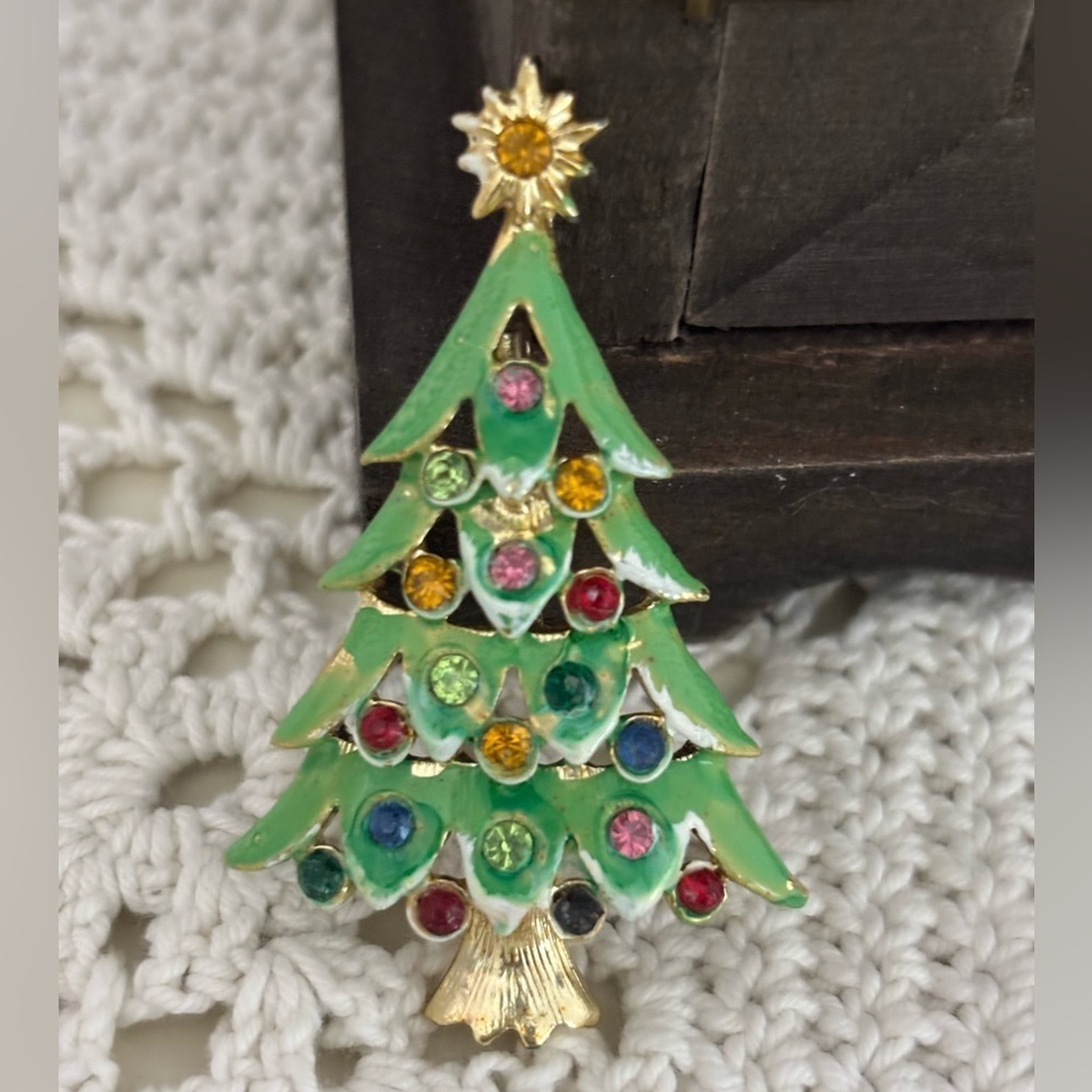 Festive Frosted Christmas Tree Brooch with Colorful Gems Retro Vintage